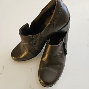 Clark Bendables 7m Brown Zip Up Slip On